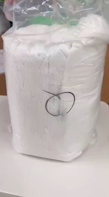 Wholesale Lot Of 1,600 Premium Queen Size Comforters – 186 Thread Count – White – MSRP $79.99 Each – Your Price Is Only $5.50 Each – Minimum Order 100 Comforters