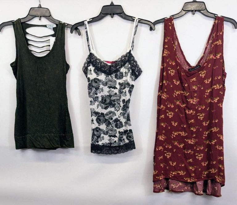 Wholesale Lot Of 1,000 Pieces Of Brand New Junior Nordstrom Rack Clothing – Many Other Styles In The Lot As Well – S-XL – Only $1.5 Each