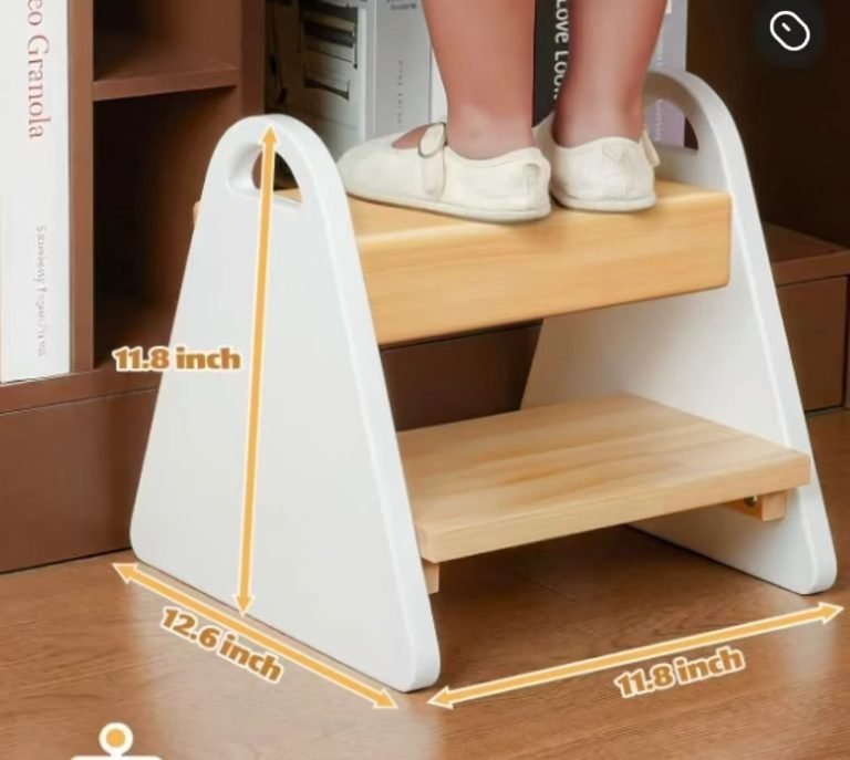 Wholesale Lot Of 3,309 Rounded Corners Child Stepping Stools – White & Blue – Amazon Retail Price $34.99 Each – Your Price Is Only $5.50 Each