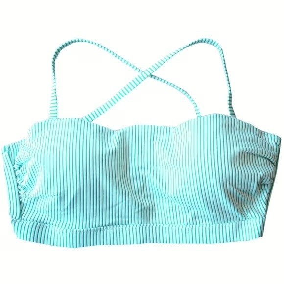 Wholesale Lot Of 1200 Fashionable Swimwear Tops For Women – S-XL – Suggested Retail Price $29.99 Each – Your Price Is Only $0.69 Each