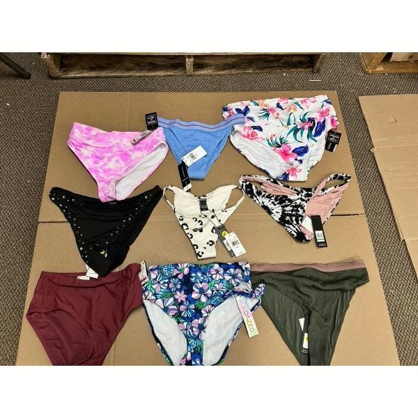 Wholesale Lot Of 144 Pieces Of Brand Name Women’s Swimwear Separates – 72 Tops, 72 Bottoms – Department Store Overstock – Brands Such As Salt & Cove, California Waves, and Hula Honey – Your Price Is Only $4.00 Each