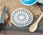 Wholesale Lot of Cast Iron Trivets – Lattice & Sunflower Styles – White, Black, Yellow, Light Blue (Total 6,168 Units – Multiple UPCs) – Retail Price $9.99 Each – Your Price Only $2.50 Each