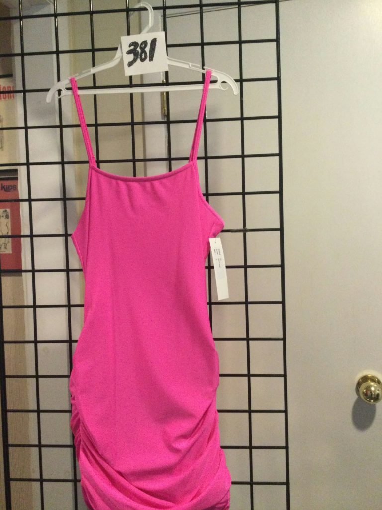 Wholesale Lot Of 700 Boutique Young Women’s Dresses – S-XL – Original Retail Values To $120 A Dress – Your Price Is Only $2.50 A Dress