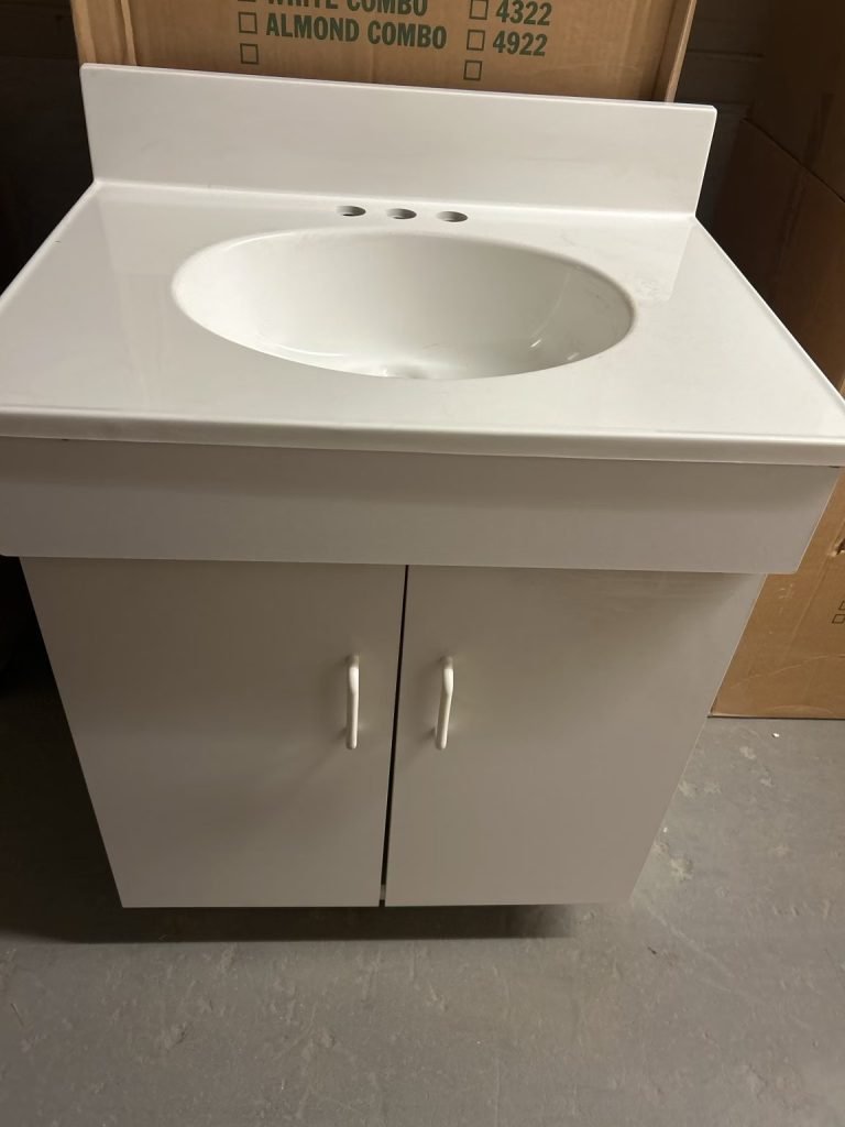 Wholesale Lot Of 32 Brand New Kitchen Cabinets And Vanities – Original Wholesale Cost $3,200 – Asking $1,600
