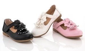 Wholesale Lot Of 1,200 Children’s Shoes For Boys And Girls – Full Run Of Kids Sizes – Suggested Retail Values To $60.00 A Pair – Your Price Is Only $3.00 For Each Pair