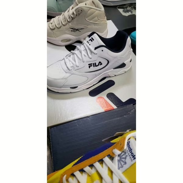 Wholesale Lot of 100 Pairs Mixed Brand Sneakers – Assorted Styles – Pallet Lot – Your Price Only $34.65 Each