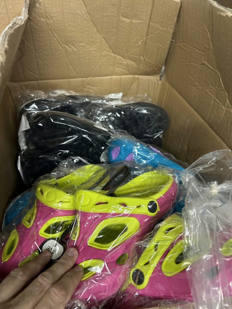 Wholesale Lot Of 3,500 Pairs Of Kids Slippers – Assorted Colors And Sizes – Suggested Retail Price $7 Each – Your Price Is Only .95 Each