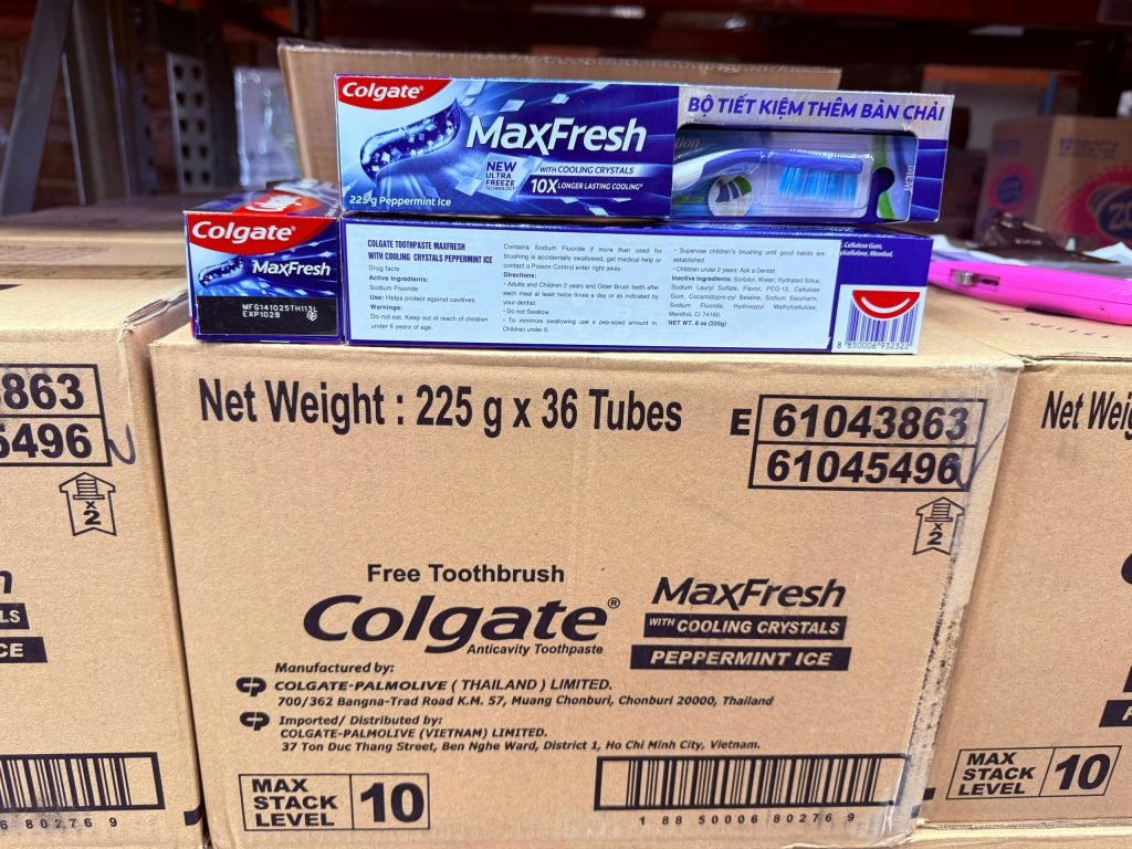 Colgate Max Fresh Peppermint 225G + FREE Toothbrush Case Pack 36 $62.00 per master case